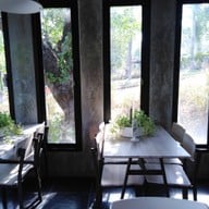 บรรยากาศ DEER FACTORY