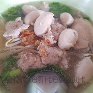 เมนูของร้าน ข้าวหมูแดง อากงอาม่า