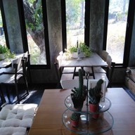 บรรยากาศ DEER FACTORY