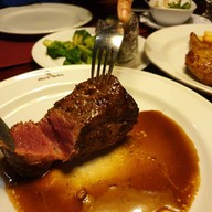 เมนูของร้าน Neil's Tavern Restaurant ร่วมฤดี