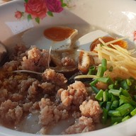 ร้านผู้ใหญ่สมคิด โจ๊กอินดี้ ปาท่องโก๋ อาหารตามสั่ง