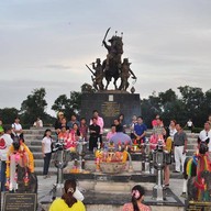 บรรยากาศ พระบรมราชานุสาวรีย์สมเด็จพระเจ้าตากสินมหาราช