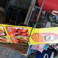 ลุงผาย ป้าหนอม