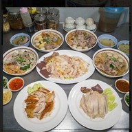 ต๊อก~ปู ก๋วยเตี๋ยวหมูตำลึงแม่เสวย ข้าวมันไก่สับสูตรเบตง