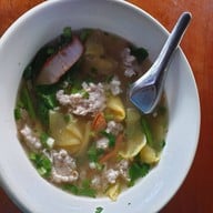 เมนูของร้าน ก๋วยเตี๋ยวป้าพิม