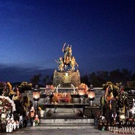 บรรยากาศ พระบรมราชานุสาวรีย์สมเด็จพระเจ้าตากสินมหาราช