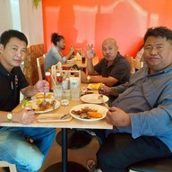 สเต็กลุงใหญ่ ปั๊มเชลล์ ถนนกิ่งแก้ว