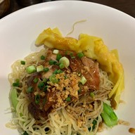 Golden Noodle (พหลโยธิน เพลส)