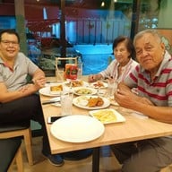 สเต็กลุงใหญ่ ปั๊มเชลล์ ถนนกิ่งแก้ว