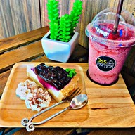 เมนูของร้าน Hong Kafe - ห้องกาแฟ กะทู้ -