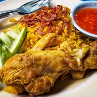 เมนูของร้าน ข้าวหมกไก่คอนแวนต์ ข้าวหมกไก่คอนแวนต์ เจ้าเดิม เจ้าเดียวกับซ.คอนแวนนะคะ เข้าทางเจริญราษฏร์ซอย10ได้ค่ะ