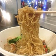 เมนูของร้าน สว่าง บะหมี่ก้ามปู sawang noodle (MICHELIN GUIDE)  สี่พระยา (Si Phraya)