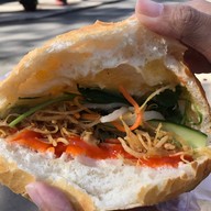 เมนูของร้าน Banh Mi (รถเข็นข้าง Da lat Cathedral)