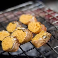 บรรยากาศ ถนนคนเดินสันกำแพง