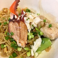 เมนูของร้าน สว่าง บะหมี่ก้ามปู sawang noodle (MICHELIN GUIDE)  สี่พระยา (Si Phraya)
