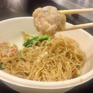 เมนูของร้าน สว่าง บะหมี่ก้ามปู sawang noodle (MICHELIN GUIDE)  สี่พระยา (Si Phraya)