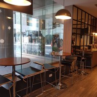 บรรยากาศ Staff Coffee อาคาร ไทยซัมมิททาวเวอร์