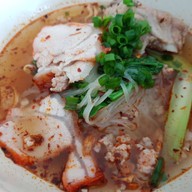 เมนูของร้าน ก๋วยเตี๋ยวชักธง (ดู๋ดี๋) แสนภูดาษ