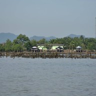 สปาโคลนร้อนคลองมะรุ่ย