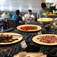 เมนูของร้าน Zeta Cafe โรงแรมฮอลิเดย์อินน์ กรุงเทพฯ
