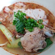เมนูของร้าน ก๋วยเตี๋ยวชักธง (ดู๋ดี๋) แสนภูดาษ