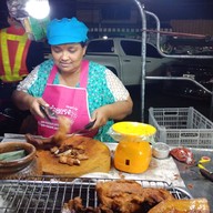 หน่อย หน่อย ข้าวหมูทอด