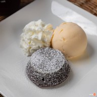 เมนูของร้าน Yard Bird Cafe Maison Hotel Bangkok