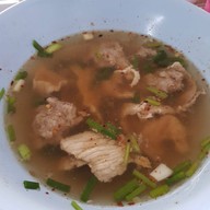 เมนูของร้าน ต้มเลือดหมู เฮียชิม (เจ้าเก่า) ด่านสำโรง11