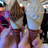 เมนูของร้าน Cremia Miraiza Ōsaka-jō