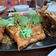 เมนูของร้าน อาหารป่าปลาเขื่อน