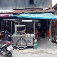 หน้าร้าน พี่เหรียม บ้านบนสงขลา