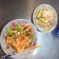 ผัดไทยเจ๊ดม ตลาดโต้รุ่งสุโขทัย