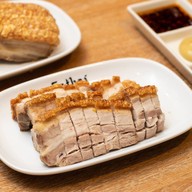 หมูกรอบกลางกรุง