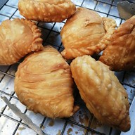 หน้าร้าน กะหรี่ปั๊บ ของทอด ป้าจิ๋ว ประชาราษฎร์บำเพ็ญ ซอย 7