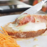 BAKE & BITE แก้วนวรัฐ