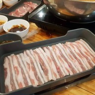 ครัวแม่หลั่นข้าวแกงไทย ห้วยปราบ