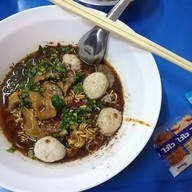 เมนูของร้าน ก๋วยเตี๋ยวหมูลูกชิ้นทำเอง