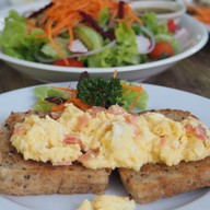 BAKE & BITE แก้วนวรัฐ