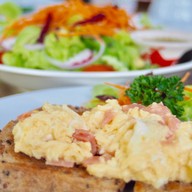 BAKE & BITE แก้วนวรัฐ