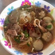 ก๋วยเตี๋ยวลูกชิ้นล้วน 2