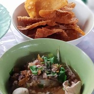 เมนูของร้าน ร้านก๋วยเตี๋ยวต้นไทร