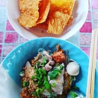เมนูของร้าน ร้านก๋วยเตี๋ยวต้นไทร