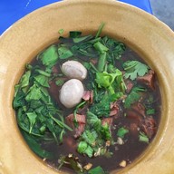 ก๋วยเตี๋ยวเกาเหลาเนื้อตุ๋น