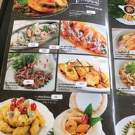 ครัวคุณกุ้งแพริมน้ำ อ่างทอง