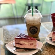 Happy Cake Happy Cafe