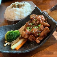 Rashobu Teppanyaki & Sushi Cafe