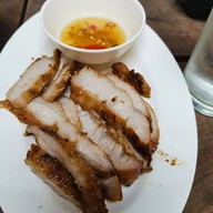 เมนูของร้าน ไก่ทอดเจ๊กี ส้มตำโปโล ลุมพินี