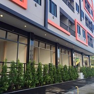 The Room residence Singburi