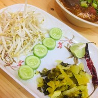 เมนูของร้าน ล้ำ-ลำ ข้าวซอย อาหารเหนือ อาหารตามสั่ง
