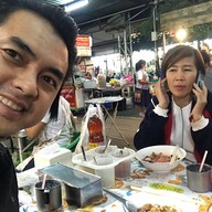 บรรยากาศ หนานแดงเย็นตาโฟ หน้า7-11 ก่อนกุลพันธวิล9